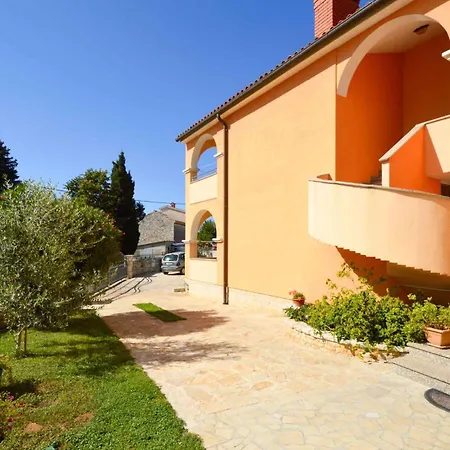 Διαμέρισμα 6 *