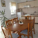 6 Apartamento *