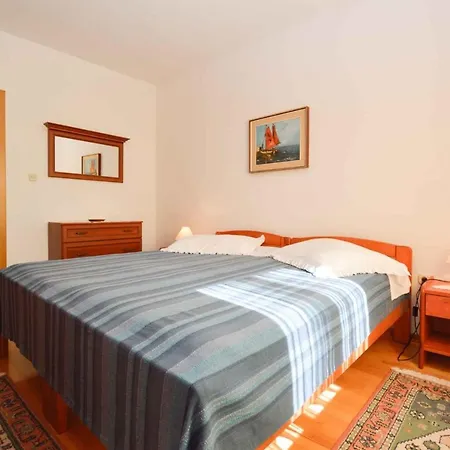 6 Apartment Vinkuran
